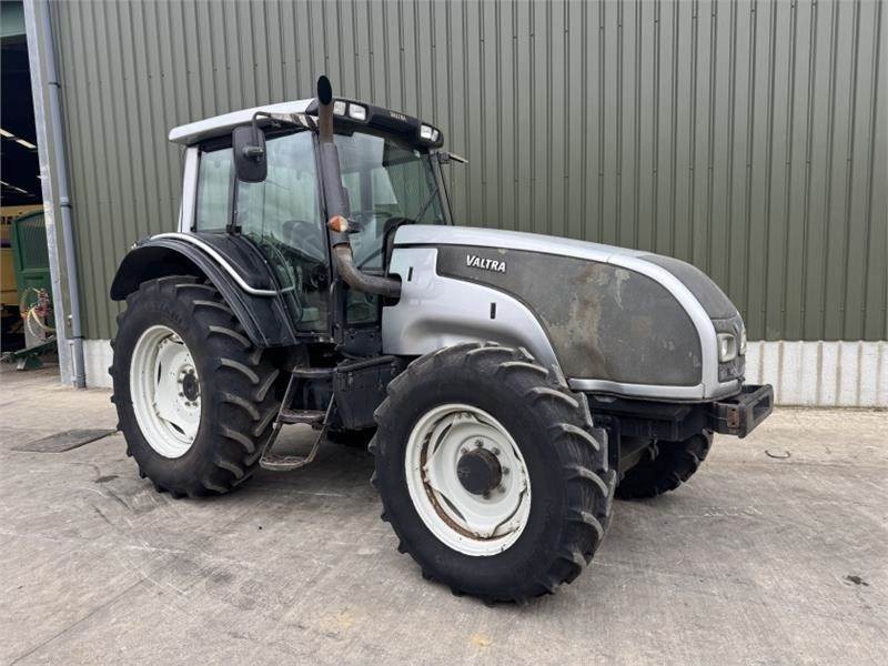 Valtra T 121 - Traktor: foto 3 Valtra T 121 - Traktor: foto 3