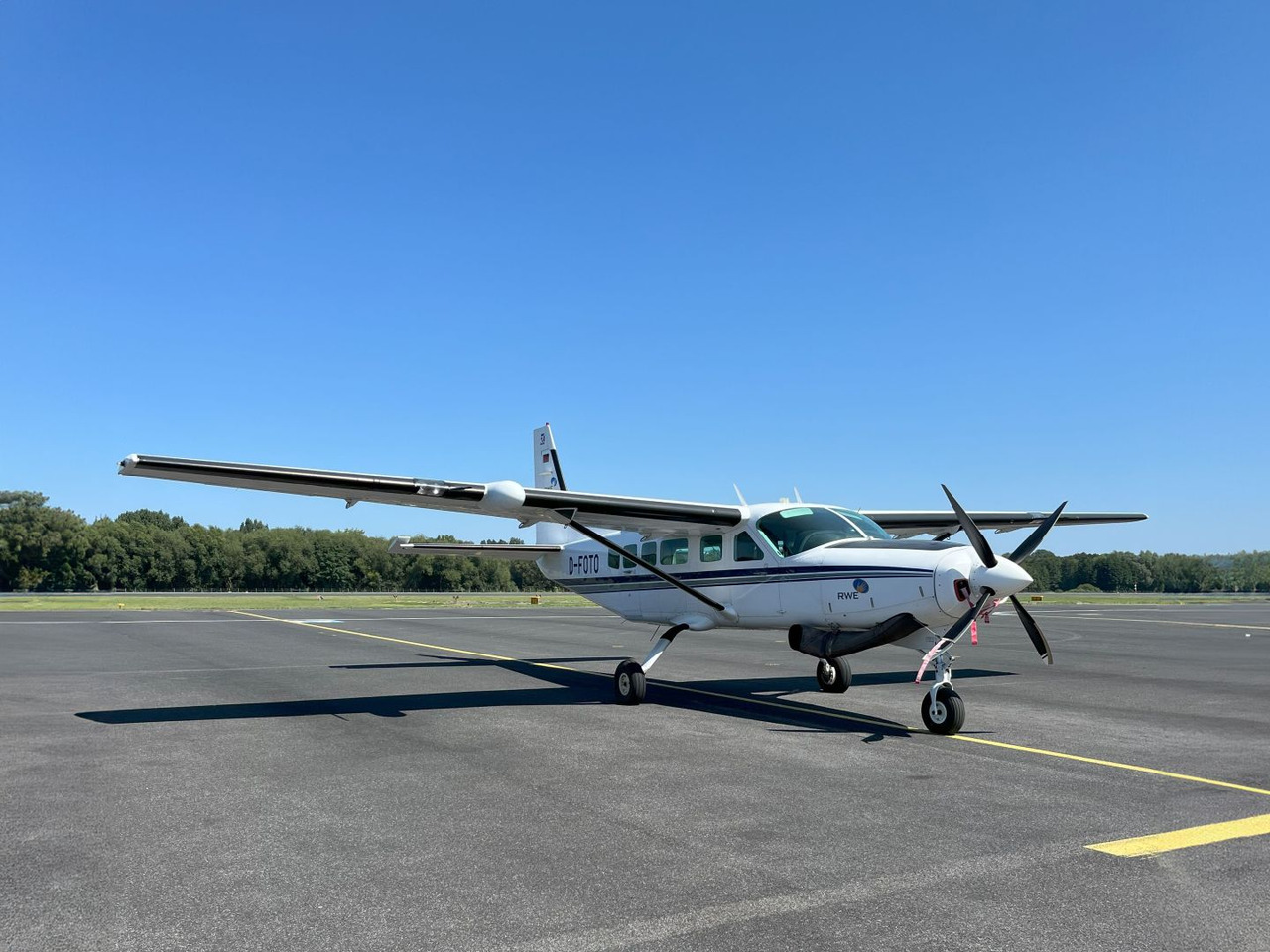 Cessna 208 Caravan I - Pajisje mbështetëse e avionit në tokë: foto 1 Cessna 208 Caravan I - Pajisje mbështetëse e avionit në tokë: foto 1