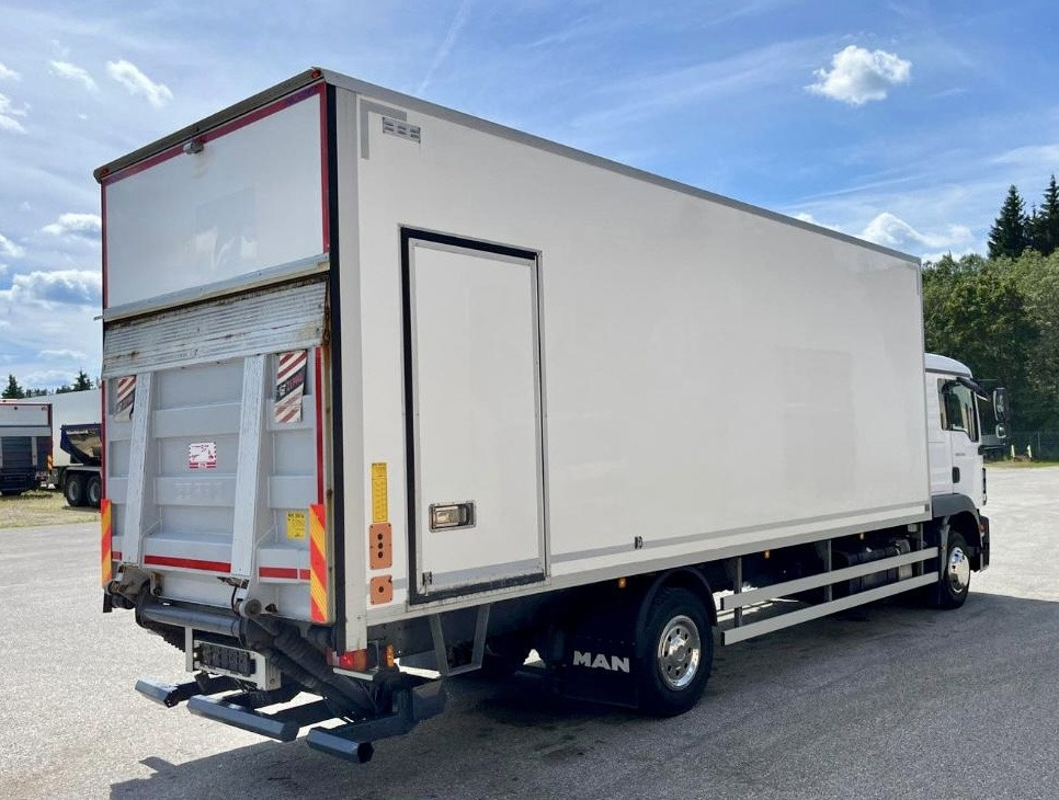 MAN TGM 12.250 / TGL / IZOTERMA / WINDA / 18 EUROPALET / SYPIALKA / AUTOMAT / 2018 ROK - Kamion izotermik: foto 3 MAN TGM 12.250 / TGL / IZOTERMA / WINDA / 18 EUROPALET / SYPIALKA / AUTOMAT / 2018 ROK - Kamion izotermik: foto 3