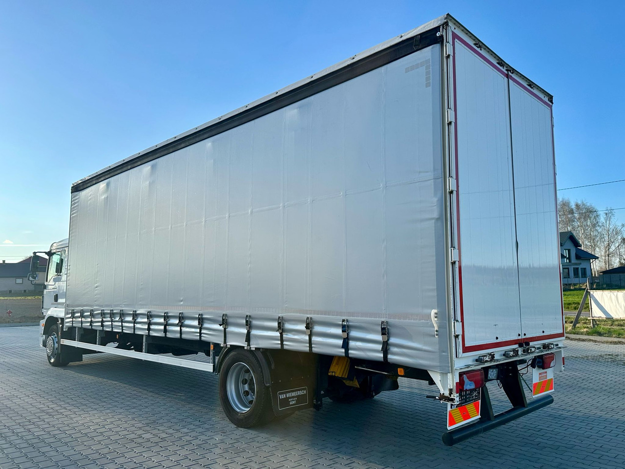 MAN TGM 18.290 / FIRANKA / WINDA / 22 EUROPALETY / AUTOMAT / SYPIALKA / 9 059 KG ŁADOWNOŚCI / NISKI PRZEBIEG / ZSUWANY DACH / EURO 6 - Kamion me tendë: foto 3 MAN TGM 18.290 / FIRANKA / WINDA / 22 EUROPALETY / AUTOMAT / SYPIALKA / 9 059 KG ŁADOWNOŚCI / NISKI PRZEBIEG / ZSUWANY DACH / EURO 6 - Kamion me tendë: foto 3