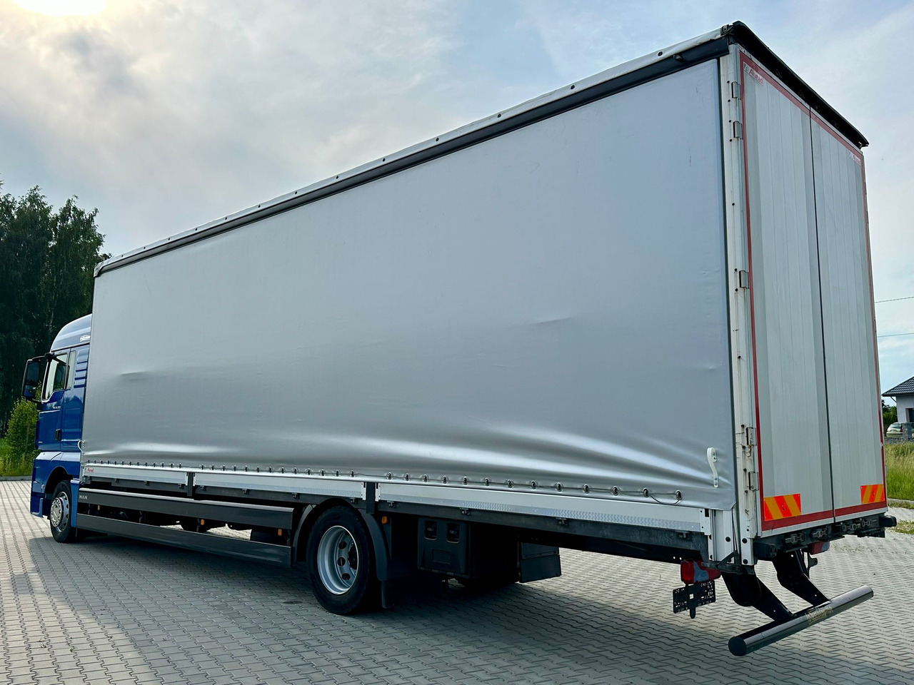 MAN TGX 18.360 / BURTO - FIRANKA / 23 PALETY / SYPIALKA / AUTOMAT / 2021 ROK / SPROWADZONY / SERWISOW - Kamion me tendë: foto 4 MAN TGX 18.360 / BURTO - FIRANKA / 23 PALETY / SYPIALKA / AUTOMAT / 2021 ROK / SPROWADZONY / SERWISOW - Kamion me tendë: foto 4