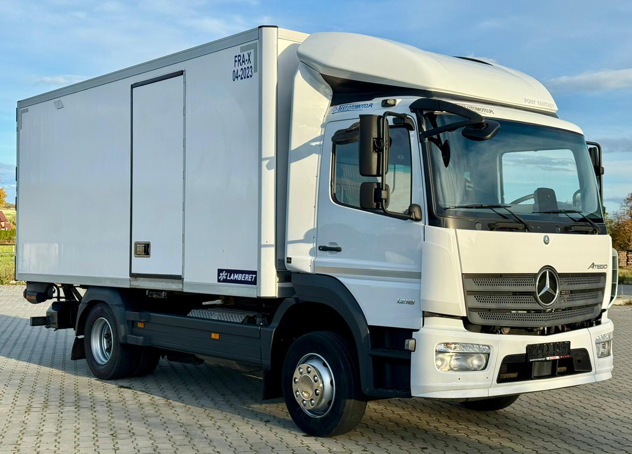 MERCEDES-BENZ ATEGO 1218 / CHŁODNIA / IZOTERMA / WINDA / 5.10 M DŁUGOŚCI / LAMBERET / AUTOMAT / 2017 ROK / 410 TYŚ KM - Kamion frigorifer: foto 1 MERCEDES-BENZ ATEGO 1218 / CHŁODNIA / IZOTERMA / WINDA / 5.10 M DŁUGOŚCI / LAMBERET / AUTOMAT / 2017 ROK / 410 TYŚ KM - Kamion frigorifer: foto 1