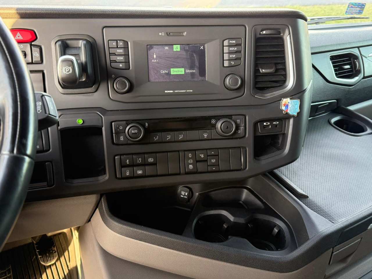 Kamion me tendë SCANIA P280 / FIRANKA / 20 EUROPALET / 220 TYŚ KM / 2022 ROK / SYPIALKA: foto 24 Kamion me tendë SCANIA P280 / FIRANKA / 20 EUROPALET / 220 TYŚ KM / 2022 ROK / SYPIALKA: foto 24