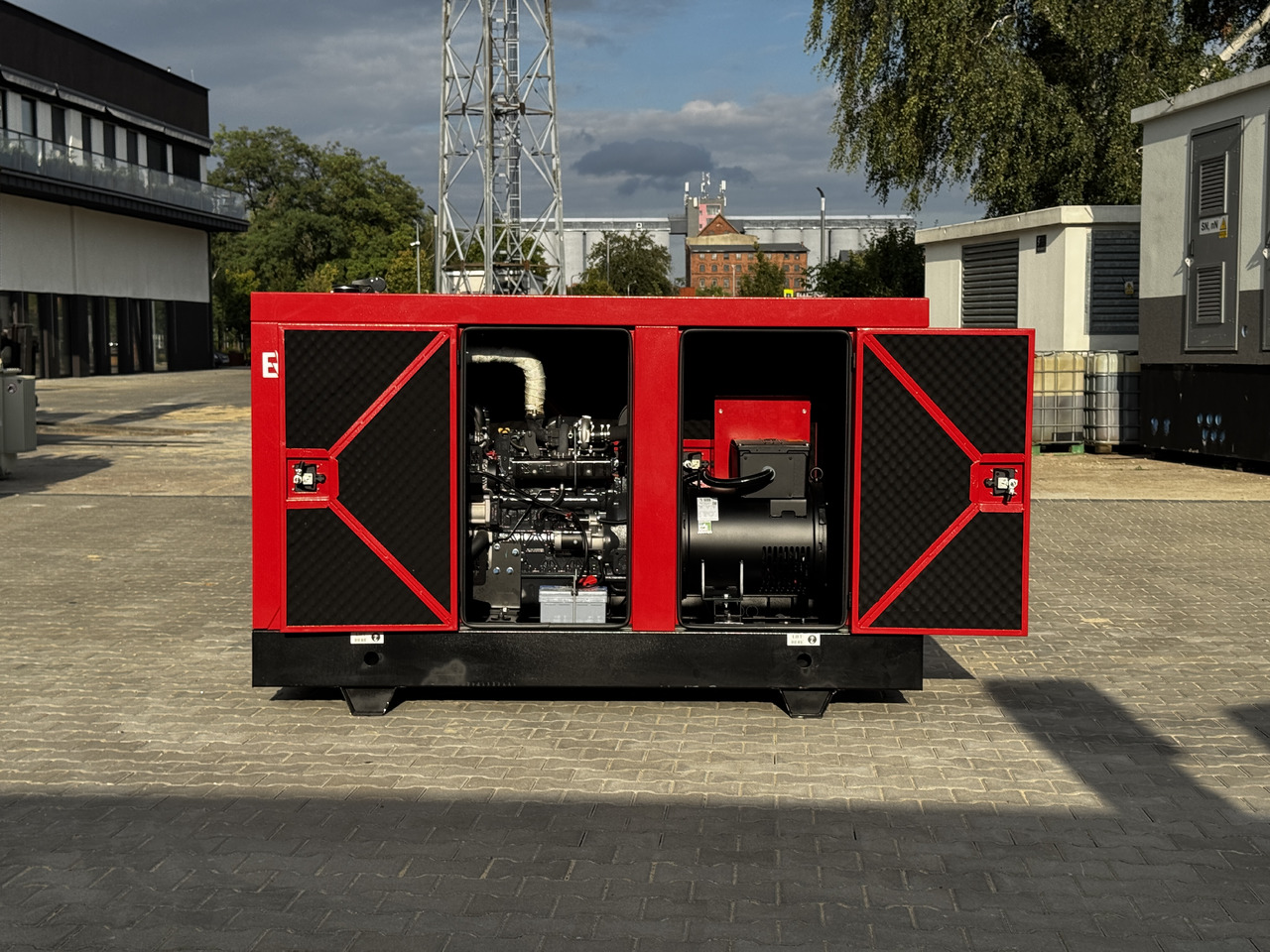 IVECO 30 kVA / 24 kW - Set gjeneratori: foto 4 IVECO 30 kVA / 24 kW - Set gjeneratori: foto 4