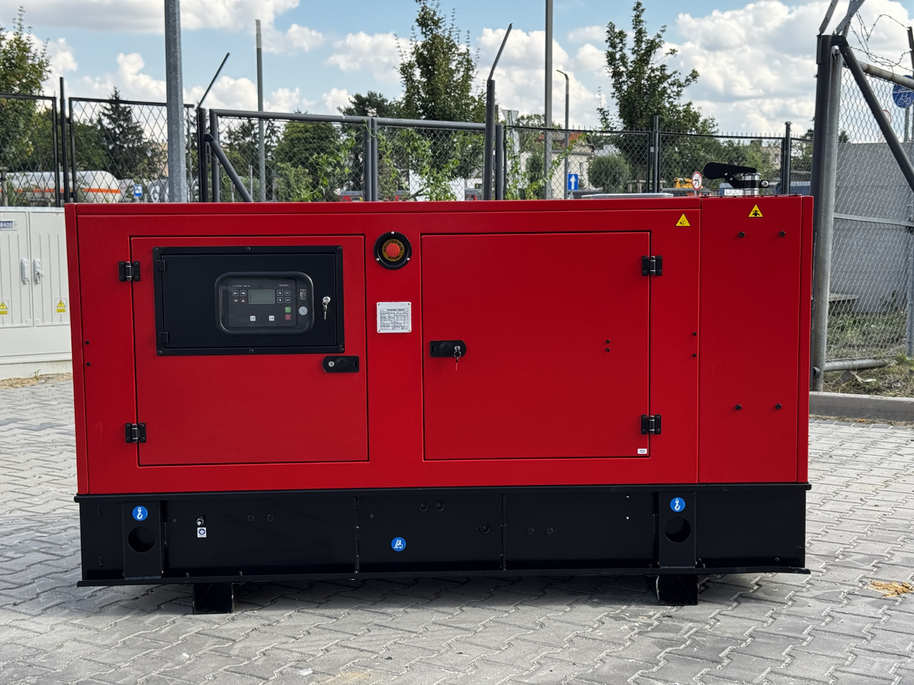 IVECO 80 kVA / 65 kW - Set gjeneratori: foto 1 IVECO 80 kVA / 65 kW - Set gjeneratori: foto 1