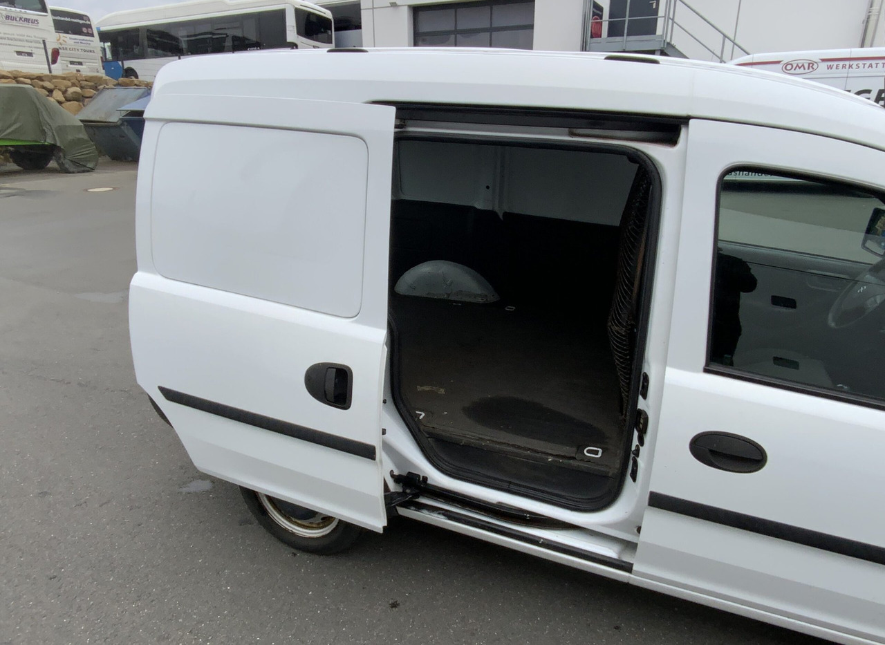 Opel Combo-C-Van - Veturë: foto 5 Opel Combo-C-Van - Veturë: foto 5