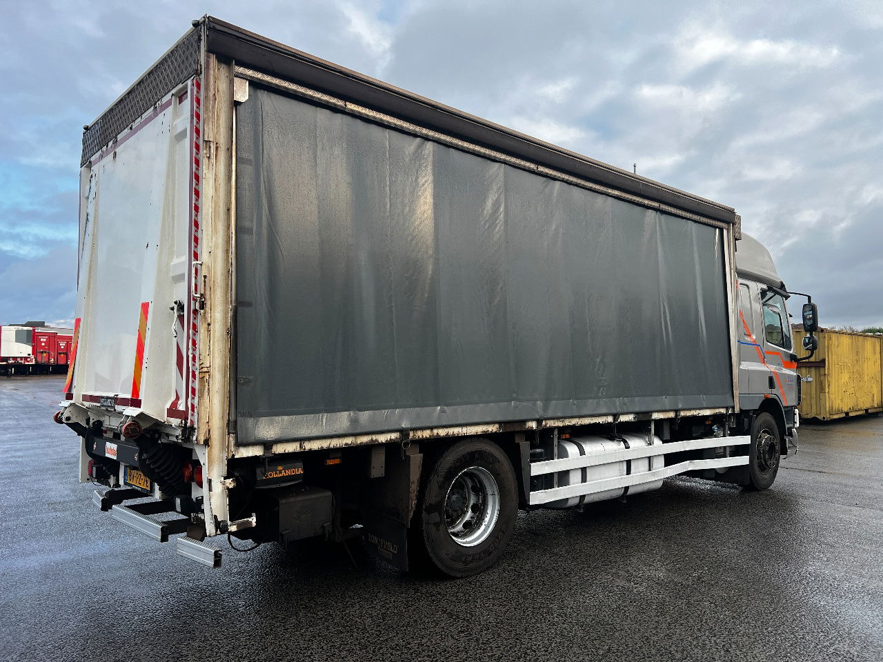DAF CF 75.250 SC, Euro 5 - Kamion me tendë: foto 3 DAF CF 75.250 SC, Euro 5 - Kamion me tendë: foto 3