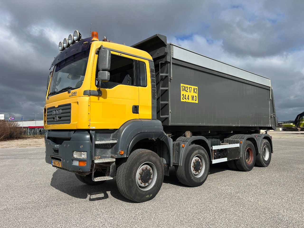 MAN TGA 41.430 TGA 39.430 8x8, full steel, Manual - Kamion vetëshkarkues: foto 2 MAN TGA 41.430 TGA 39.430 8x8, full steel, Manual - Kamion vetëshkarkues: foto 2