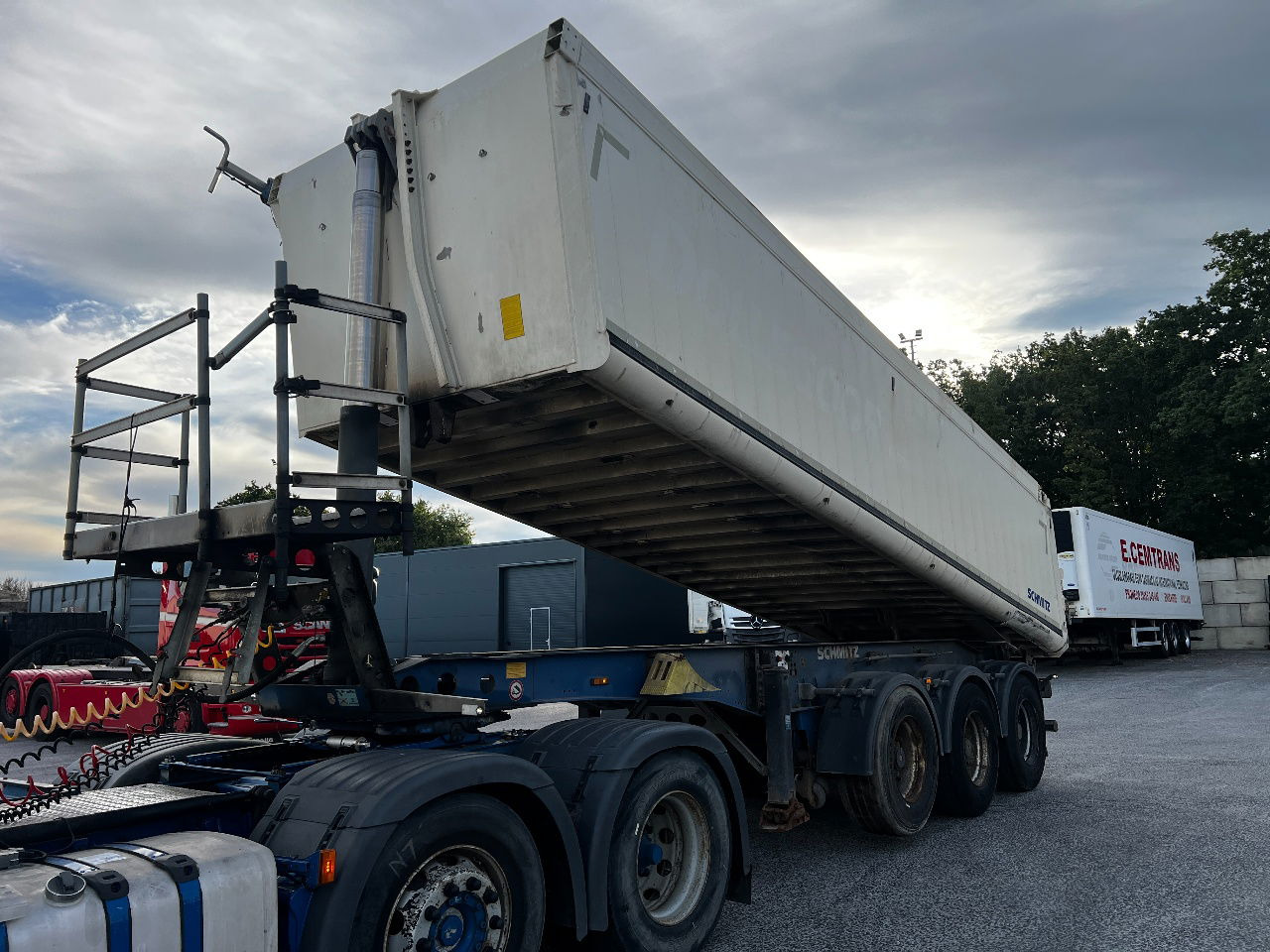 Schmitz Cargobull Gotha 27m3, SAF, ALU - Gjysmë rimorkio vetëshkarkuese: foto 1 Schmitz Cargobull Gotha 27m3, SAF, ALU - Gjysmë rimorkio vetëshkarkuese: foto 1