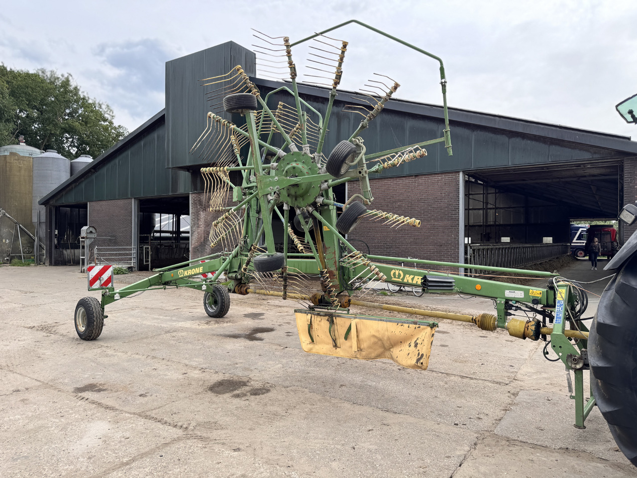 KRONE Swadro 810 - Barkthyese/ Shkundës bari: foto 4 KRONE Swadro 810 - Barkthyese/ Shkundës bari: foto 4
