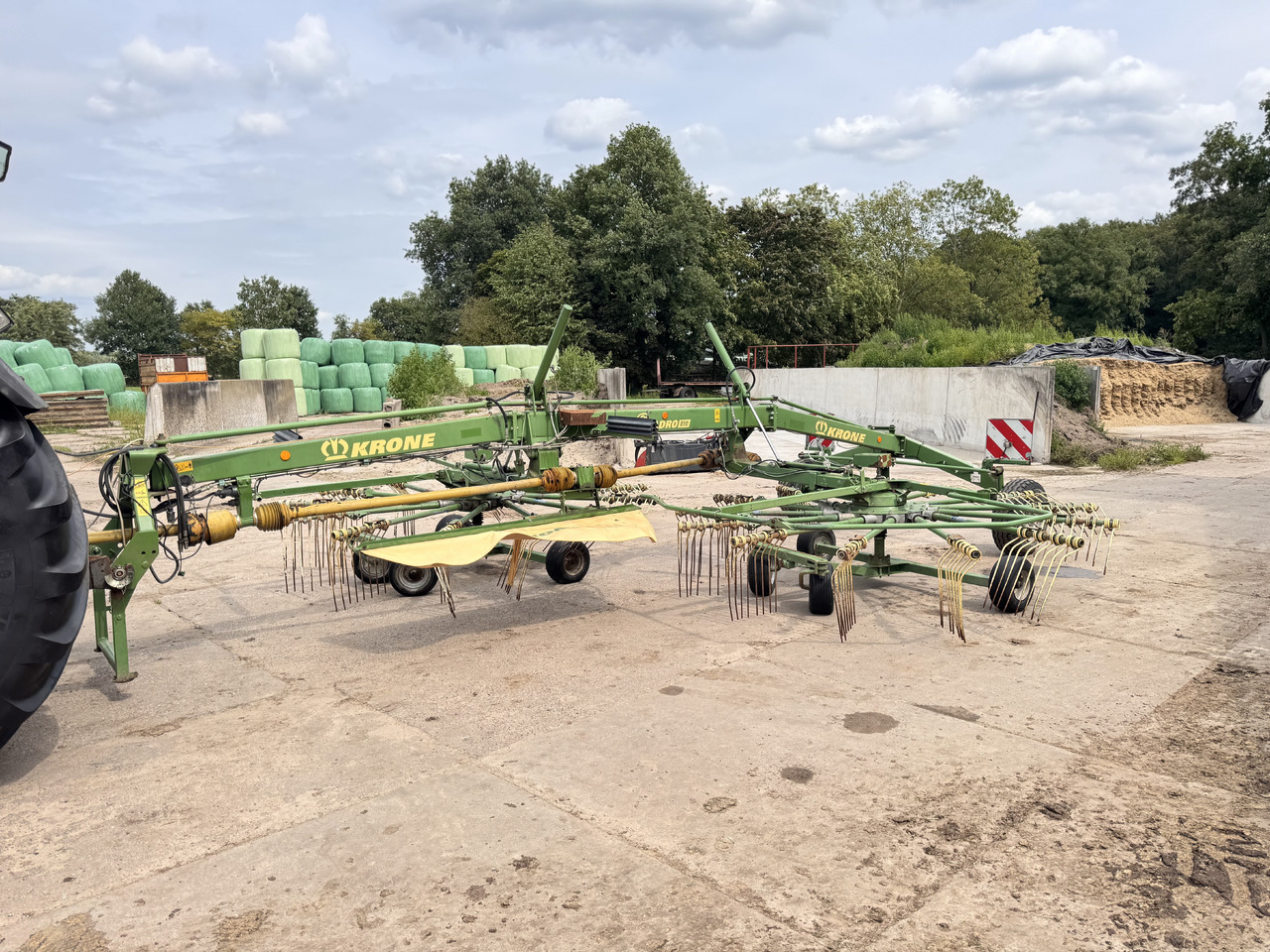 KRONE Swadro 810 - Barkthyese/ Shkundës bari: foto 5 KRONE Swadro 810 - Barkthyese/ Shkundës bari: foto 5