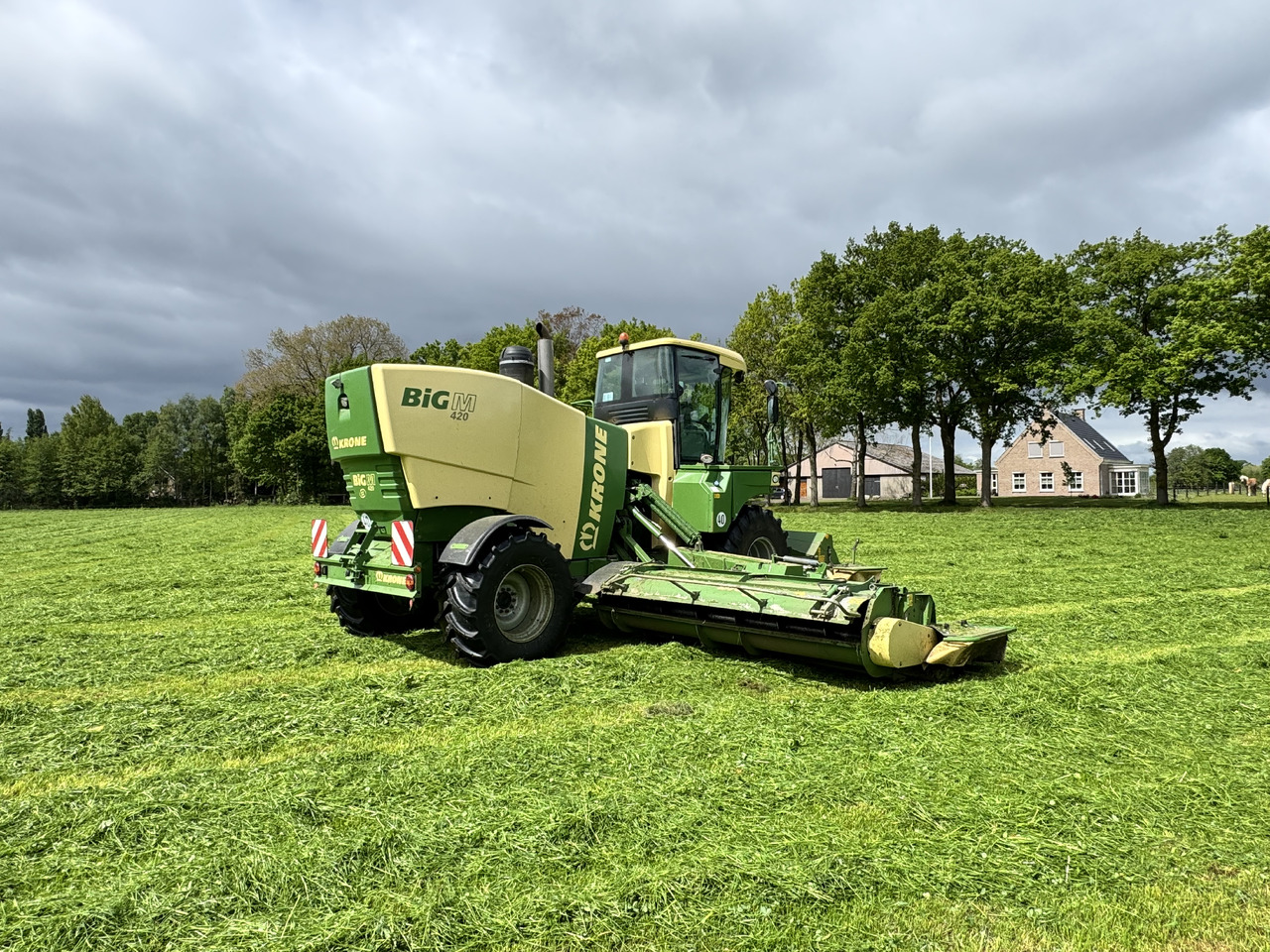 Krone Big M 420 CV - Korrëse bari: foto 3 Krone Big M 420 CV - Korrëse bari: foto 3