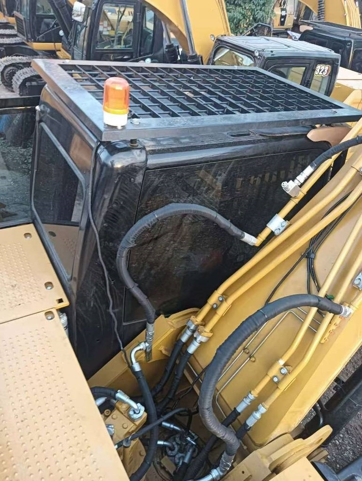 CAT 324 D2L - Ekskavator me zinxhirë: foto 3 CAT 324 D2L - Ekskavator me zinxhirë: foto 3