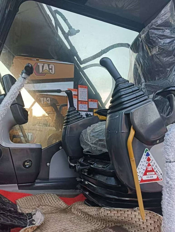 CAT 324 D2L - Ekskavator me zinxhirë: foto 3 CAT 324 D2L - Ekskavator me zinxhirë: foto 3