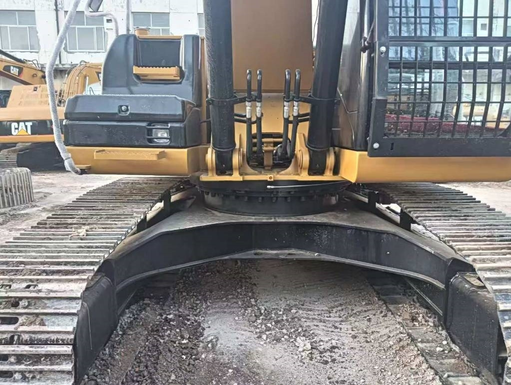 CAT 324 D2L - Ekskavator me zinxhirë: foto 5 CAT 324 D2L - Ekskavator me zinxhirë: foto 5