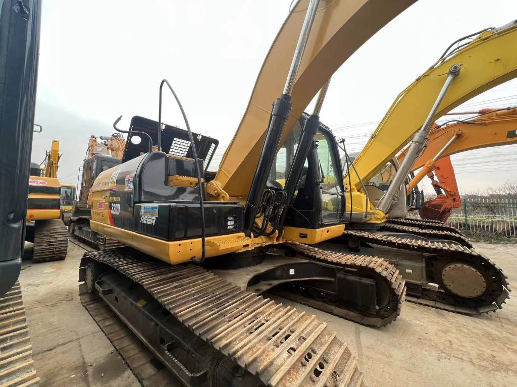 CAT 325 B L - Ekskavator me zinxhirë: foto 3 CAT 325 B L - Ekskavator me zinxhirë: foto 3