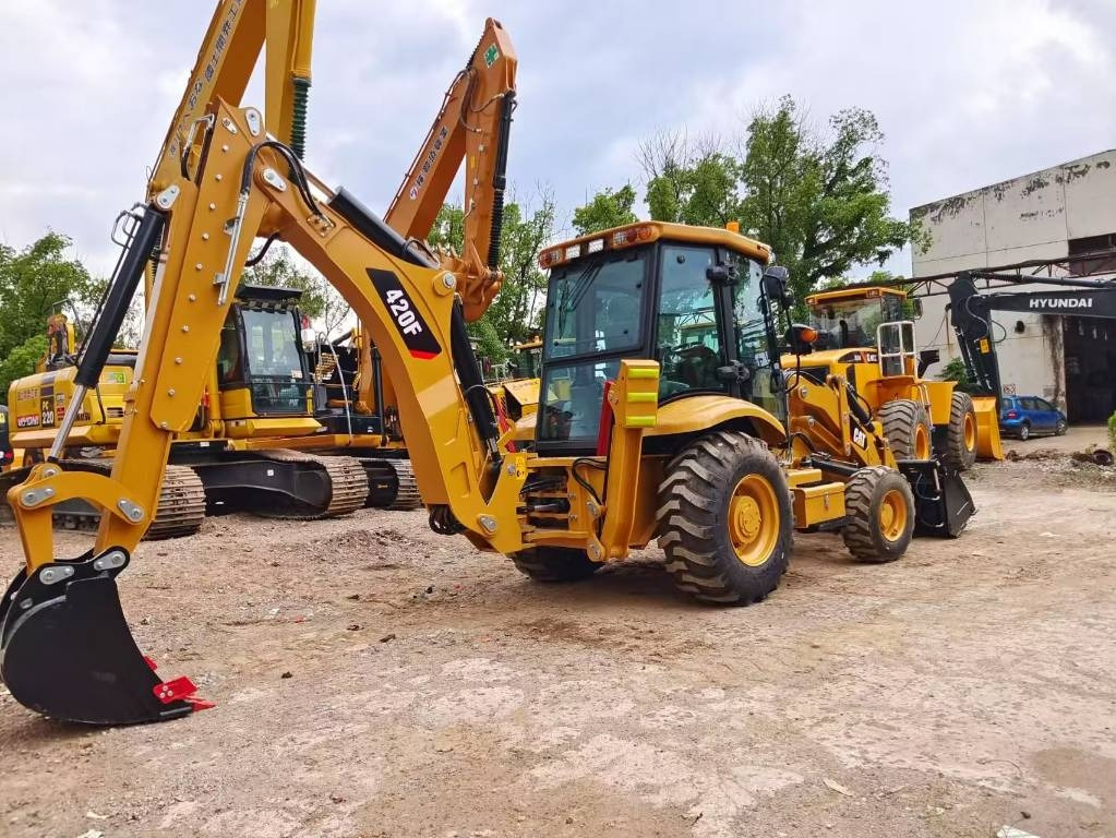 CAT 420 F 100% New - Fadromë me shkarkim nga prapa: foto 1 CAT 420 F 100% New - Fadromë me shkarkim nga prapa: foto 1