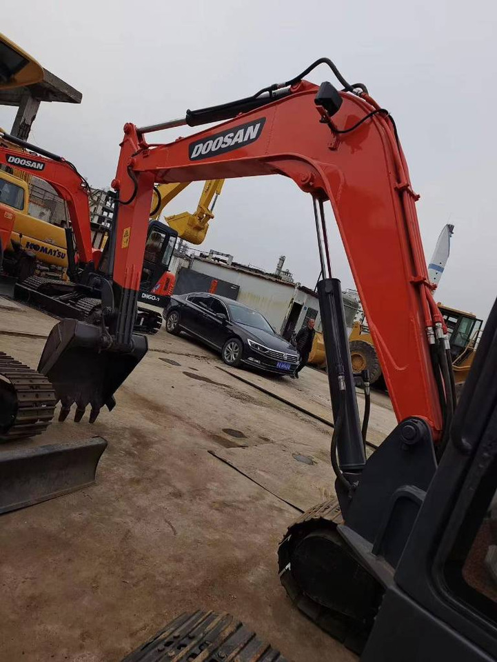Doosan DH 60-7 - Miniekskavator: foto 2 Doosan DH 60-7 - Miniekskavator: foto 2
