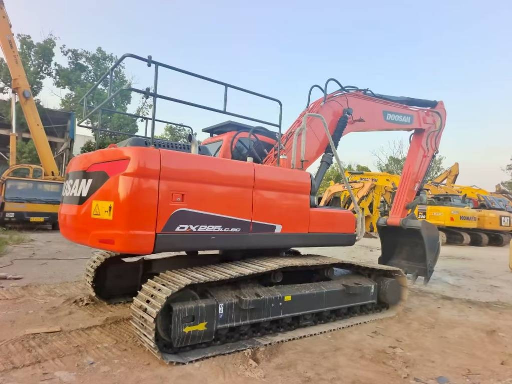 Doosan DX 225 LC-9C - Ekskavator me zinxhirë: foto 1 Doosan DX 225 LC-9C - Ekskavator me zinxhirë: foto 1