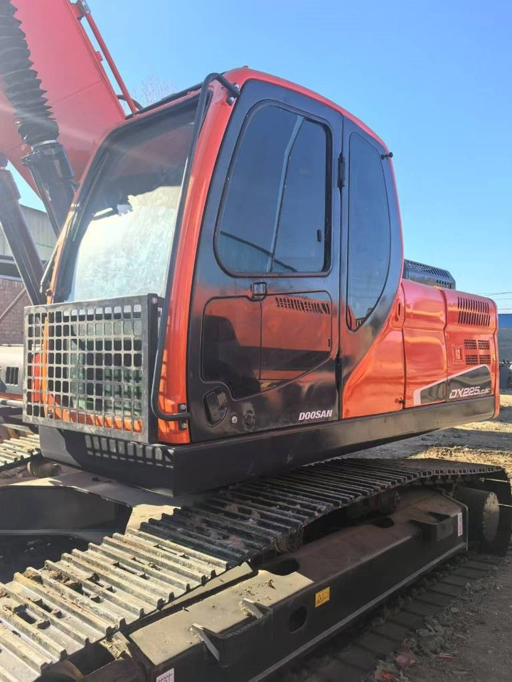 Doosan DX 225 LC - Ekskavator me zinxhirë: foto 4 Doosan DX 225 LC - Ekskavator me zinxhirë: foto 4