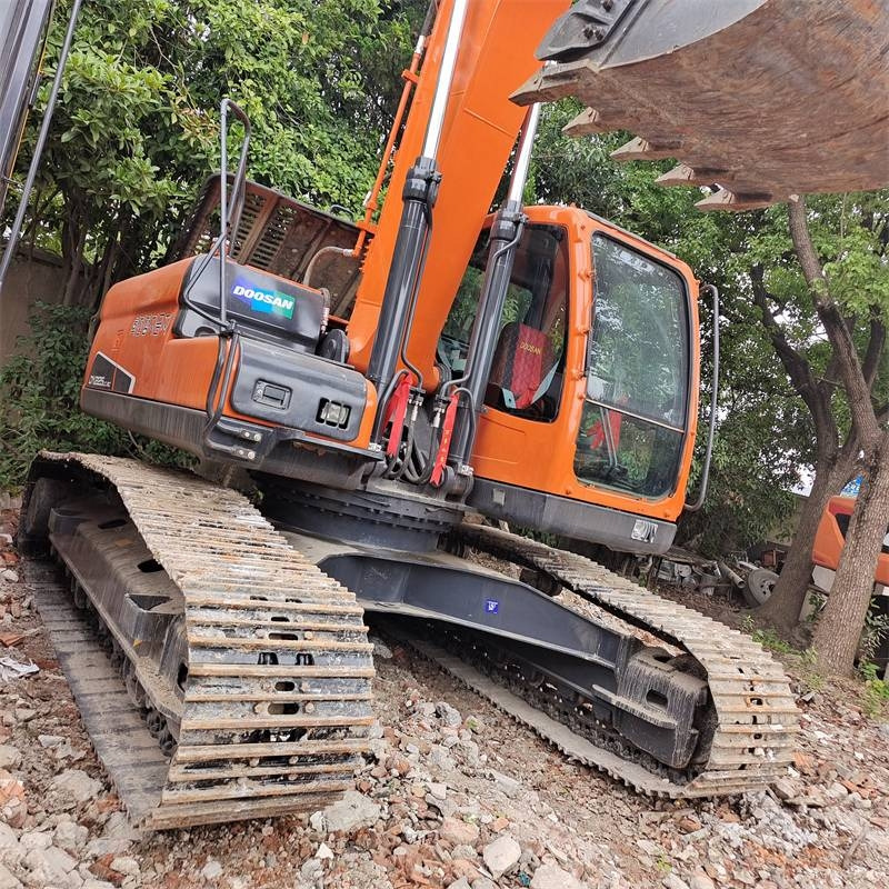 Doosan DX 225 LC - Ekskavator me zinxhirë: foto 1 Doosan DX 225 LC - Ekskavator me zinxhirë: foto 1