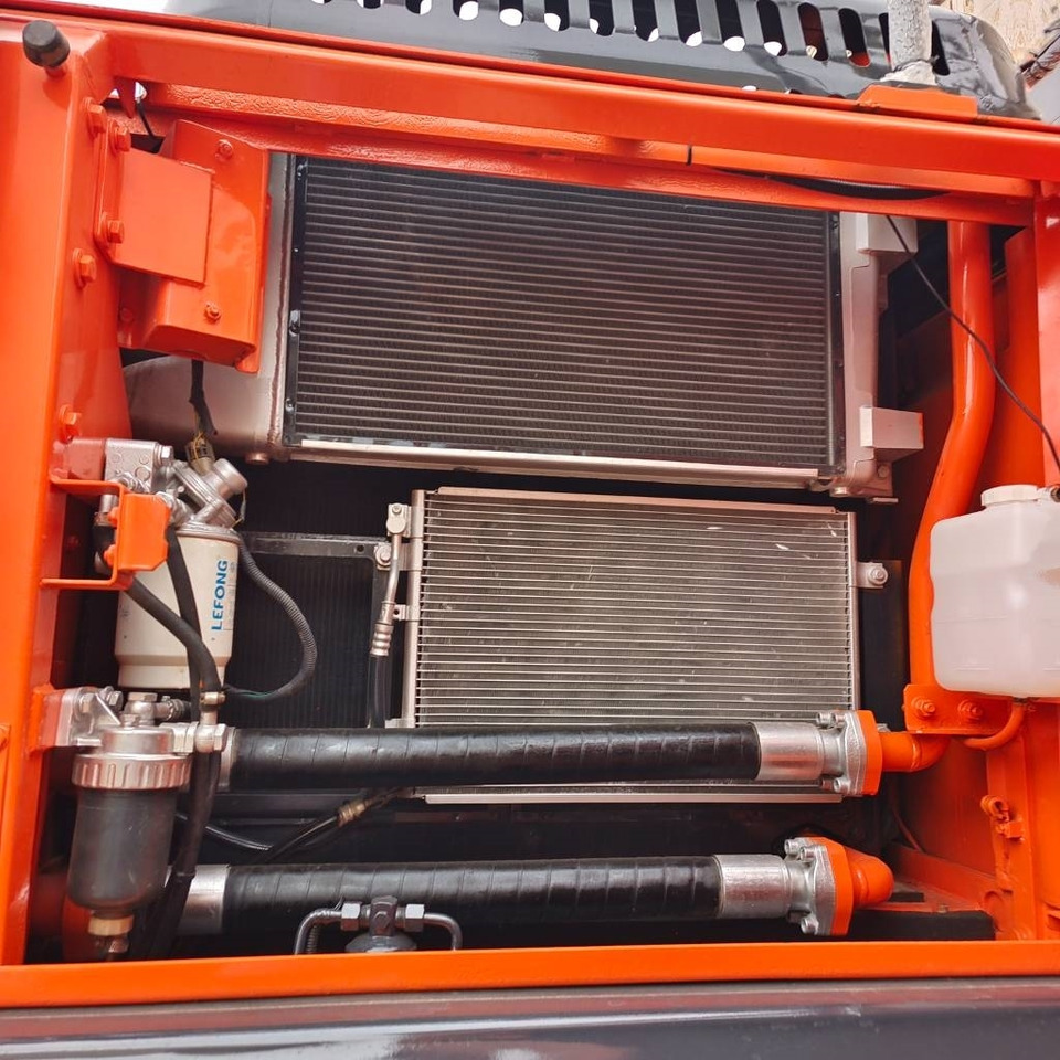 Doosan DX 300 - Ekskavator me zinxhirë: foto 4 Doosan DX 300 - Ekskavator me zinxhirë: foto 4