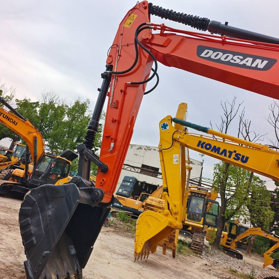 Doosan DX 300 - Ekskavator me zinxhirë: foto 4 Doosan DX 300 - Ekskavator me zinxhirë: foto 4