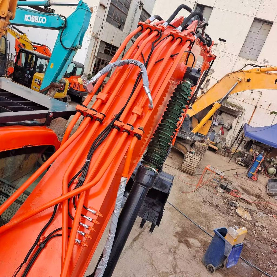 Doosan DX 300 - Ekskavator me zinxhirë: foto 4 Doosan DX 300 - Ekskavator me zinxhirë: foto 4
