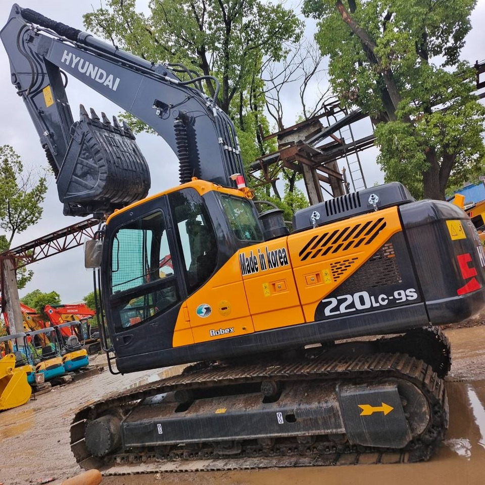 Hyundai 220 LC-9S - Ekskavator me zinxhirë: foto 2 Hyundai 220 LC-9S - Ekskavator me zinxhirë: foto 2