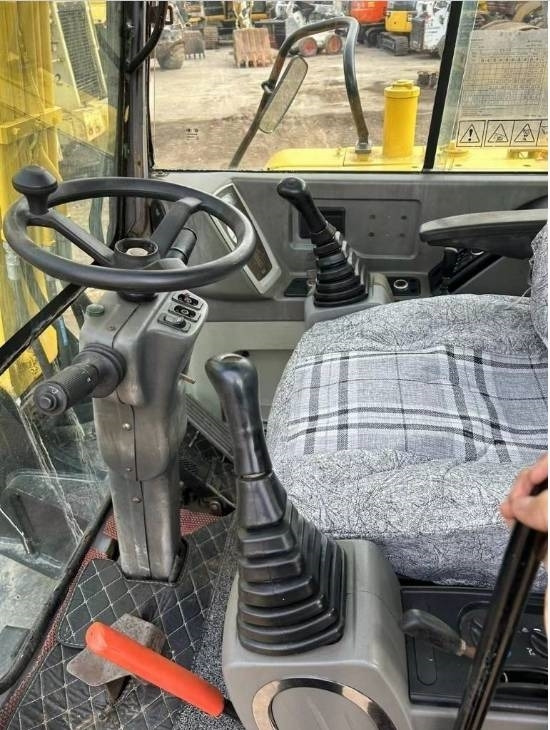 Hyundai 60W-7 - Ekskavator me goma: foto 5 Hyundai 60W-7 - Ekskavator me goma: foto 5
