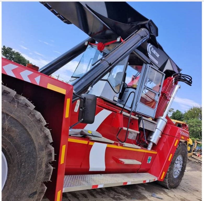 Kalmar DRF 450 - Stivosës ritërheqës: foto 4 Kalmar DRF 450 - Stivosës ritërheqës: foto 4