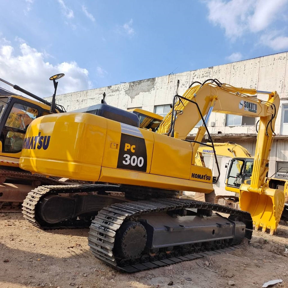 Komatsu PC 300 - Ekskavator me zinxhirë: foto 2 Komatsu PC 300 - Ekskavator me zinxhirë: foto 2