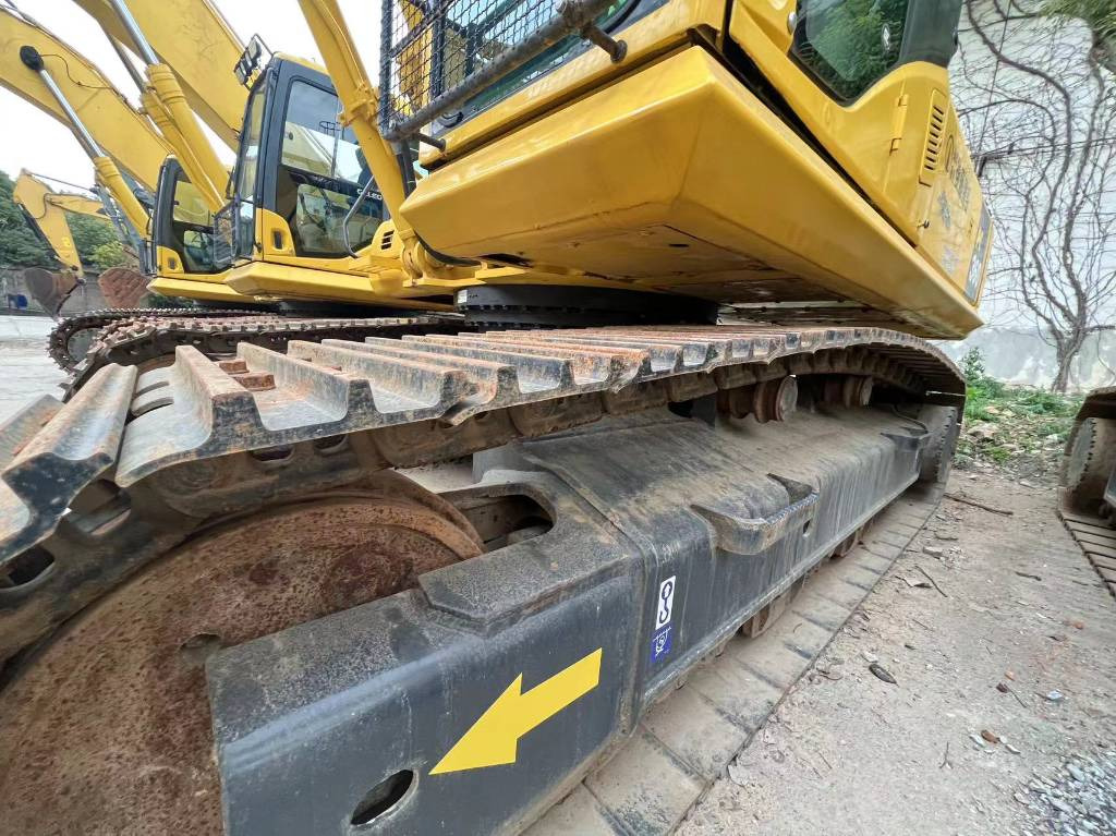 Komatsu PC 360-7 - Ekskavator me zinxhirë: foto 4 Komatsu PC 360-7 - Ekskavator me zinxhirë: foto 4