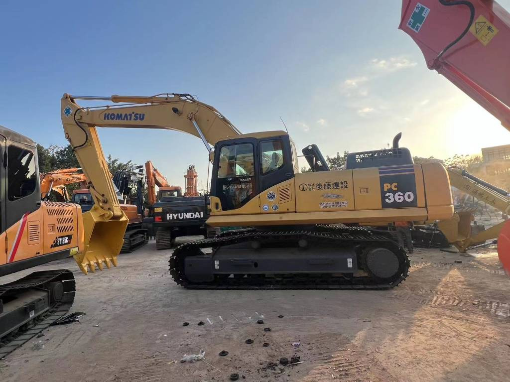 Komatsu PC 360-7 - Ekskavator me zinxhirë: foto 1 Komatsu PC 360-7 - Ekskavator me zinxhirë: foto 1