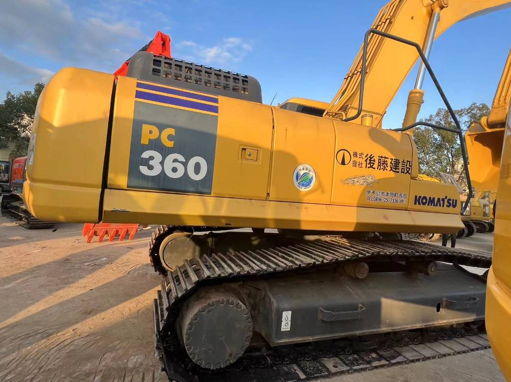 Komatsu PC 360-7 - Ekskavator me zinxhirë: foto 2 Komatsu PC 360-7 - Ekskavator me zinxhirë: foto 2