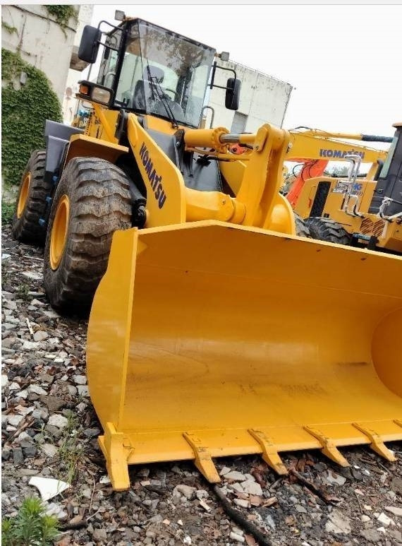 Komatsu WA 320-5 - Ekskavator me zinxhirë: foto 3 Komatsu WA 320-5 - Ekskavator me zinxhirë: foto 3