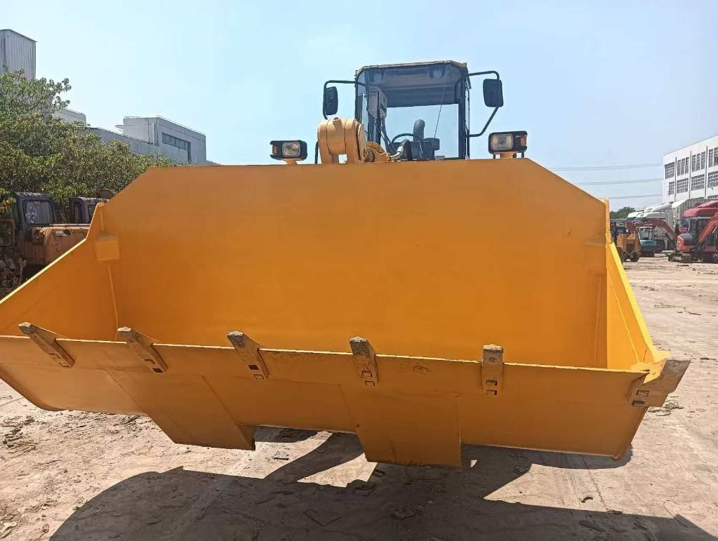 Komatsu WA 470-3 - Fadrom me goma: foto 5 Komatsu WA 470-3 - Fadrom me goma: foto 5