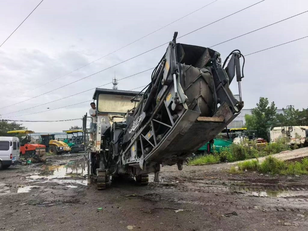 Wirtgen 1900DC - Frezë asfalti: foto 4 Wirtgen 1900DC - Frezë asfalti: foto 4