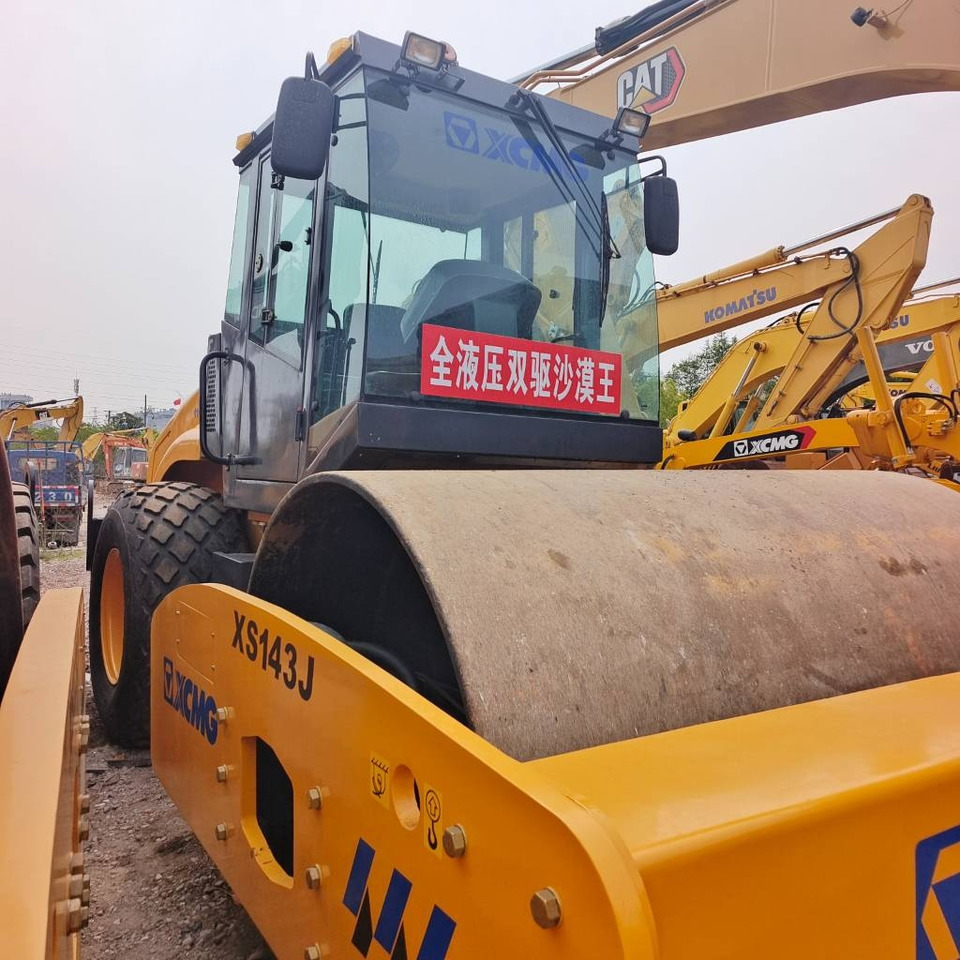 XCMG XS 143 J - Ngjeshës: foto 1 XCMG XS 143 J - Ngjeshës: foto 1