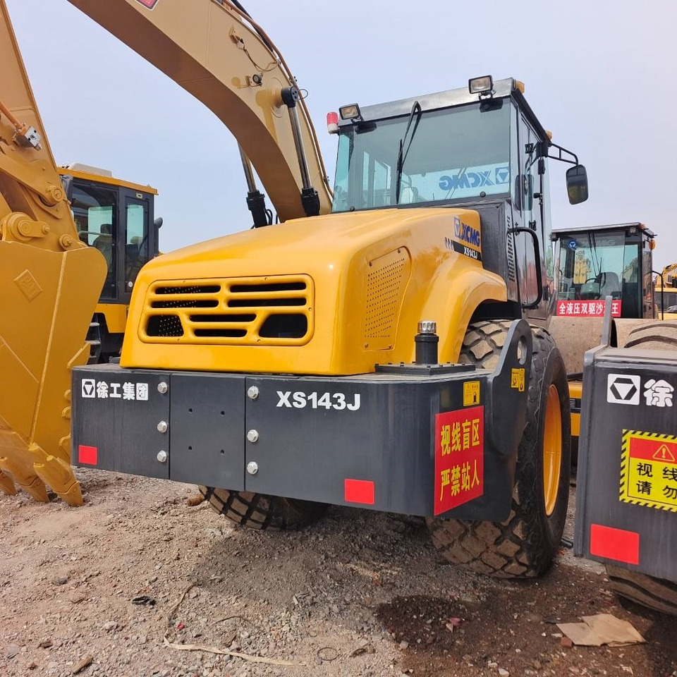 XCMG XS143J - Ekskavator me zinxhirë: foto 3 XCMG XS143J - Ekskavator me zinxhirë: foto 3