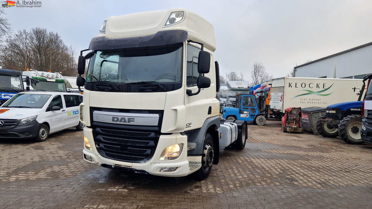 Daf CF 440 Hochdach deutsches Fahrzeug, fehlerfrei im Display - Gjysmë-kamion: foto 1 Daf CF 440 Hochdach deutsches Fahrzeug, fehlerfrei im Display - Gjysmë-kamion: foto 1