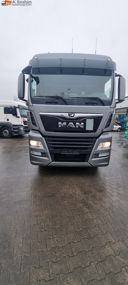Gjysmë-kamion MAN 18.500 TGX Retarder, 2x Tank, Motorschaden !!: foto 11