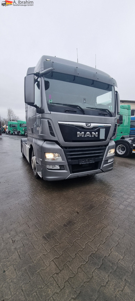 Gjysmë-kamion MAN 18.500 TGX Retarder, 2x Tank, Motorschaden !!: foto 12