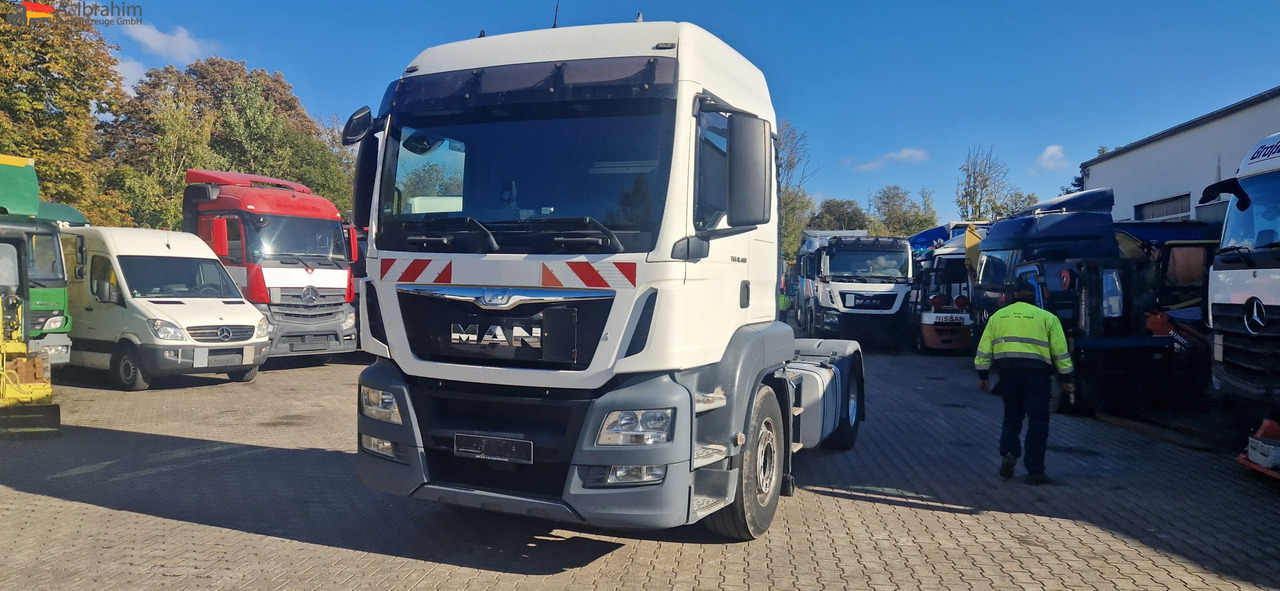 MAN TGS 18.400 PTO für Kompressor sehr sauber, 8x baugleich - Gjysmë-kamion: foto 1 MAN TGS 18.400 PTO für Kompressor sehr sauber, 8x baugleich - Gjysmë-kamion: foto 1