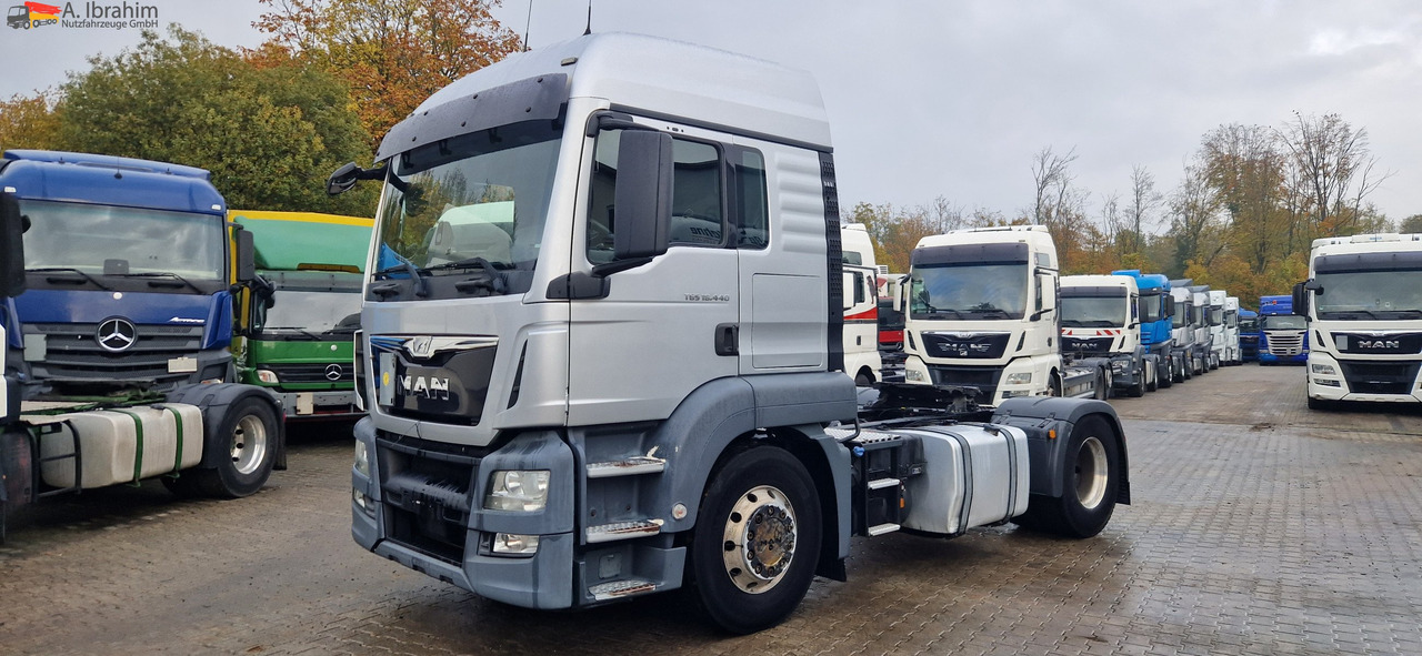 MAN TGS 18.440 PTO für Kompressor, Retarder - Gjysmë-kamion: foto 1 MAN TGS 18.440 PTO für Kompressor, Retarder - Gjysmë-kamion: foto 1