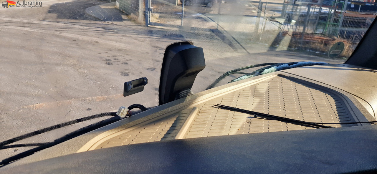 Mercedes-Benz 1842 sehr sauber, deutsches Fahrzeug einsatzbereit - Gjysmë-kamion: foto 3 Mercedes-Benz 1842 sehr sauber, deutsches Fahrzeug einsatzbereit - Gjysmë-kamion: foto 3