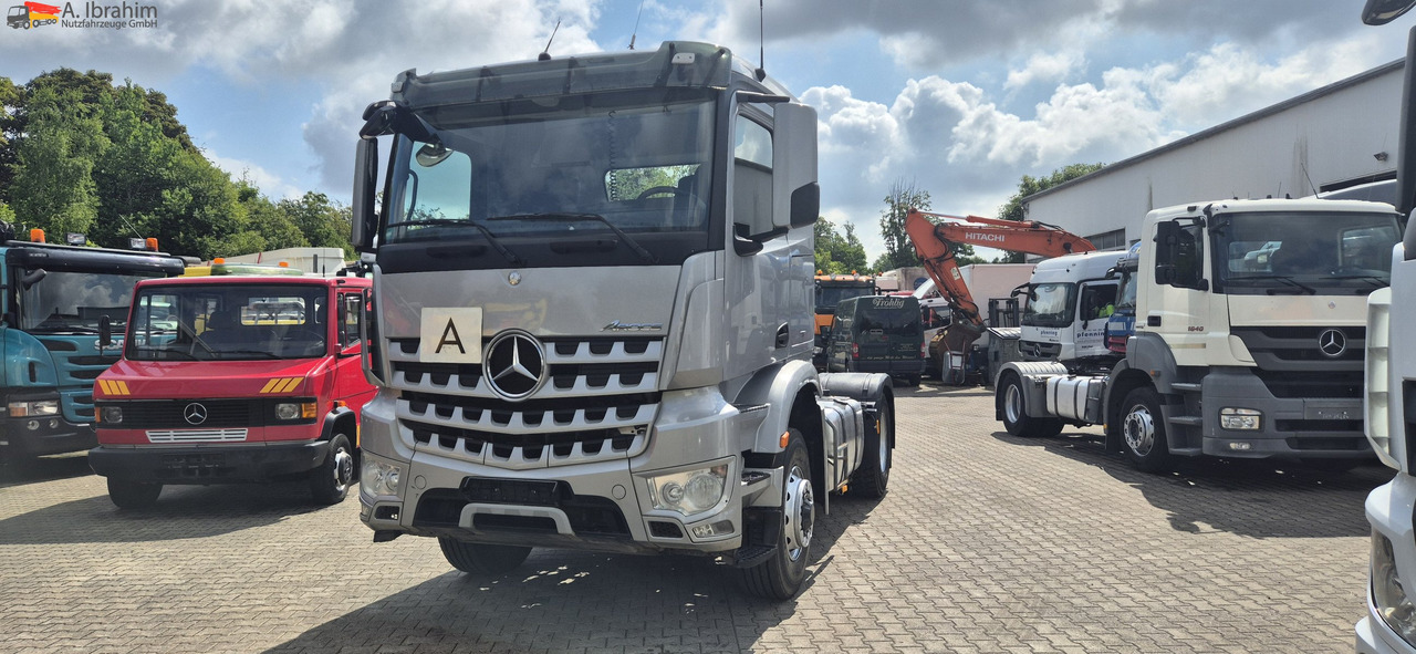 Mercedes-Benz DB 1842H 4x4 Hydrodrive Scheckheft bei Mercedes - Gjysmë-kamion: foto 1 Mercedes-Benz DB 1842H 4x4 Hydrodrive Scheckheft bei Mercedes - Gjysmë-kamion: foto 1