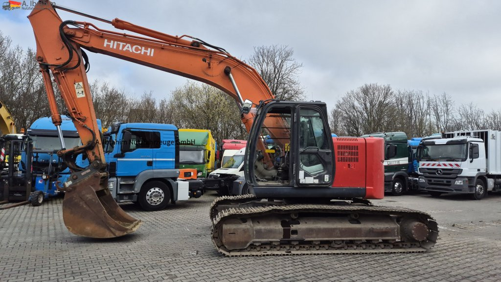 Hitachi 225 USLC - Ekskavator me zinxhirë: foto 1 Hitachi 225 USLC - Ekskavator me zinxhirë: foto 1