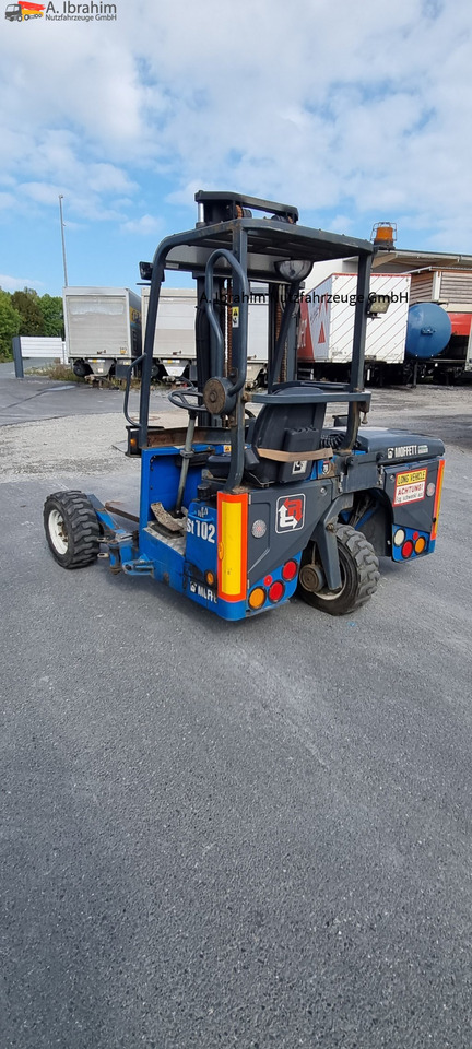 M4-25.3F Moffett Mitnahmestapler - Pirun i montuar në kamion: foto 3 M4-25.3F Moffett Mitnahmestapler - Pirun i montuar në kamion: foto 3
