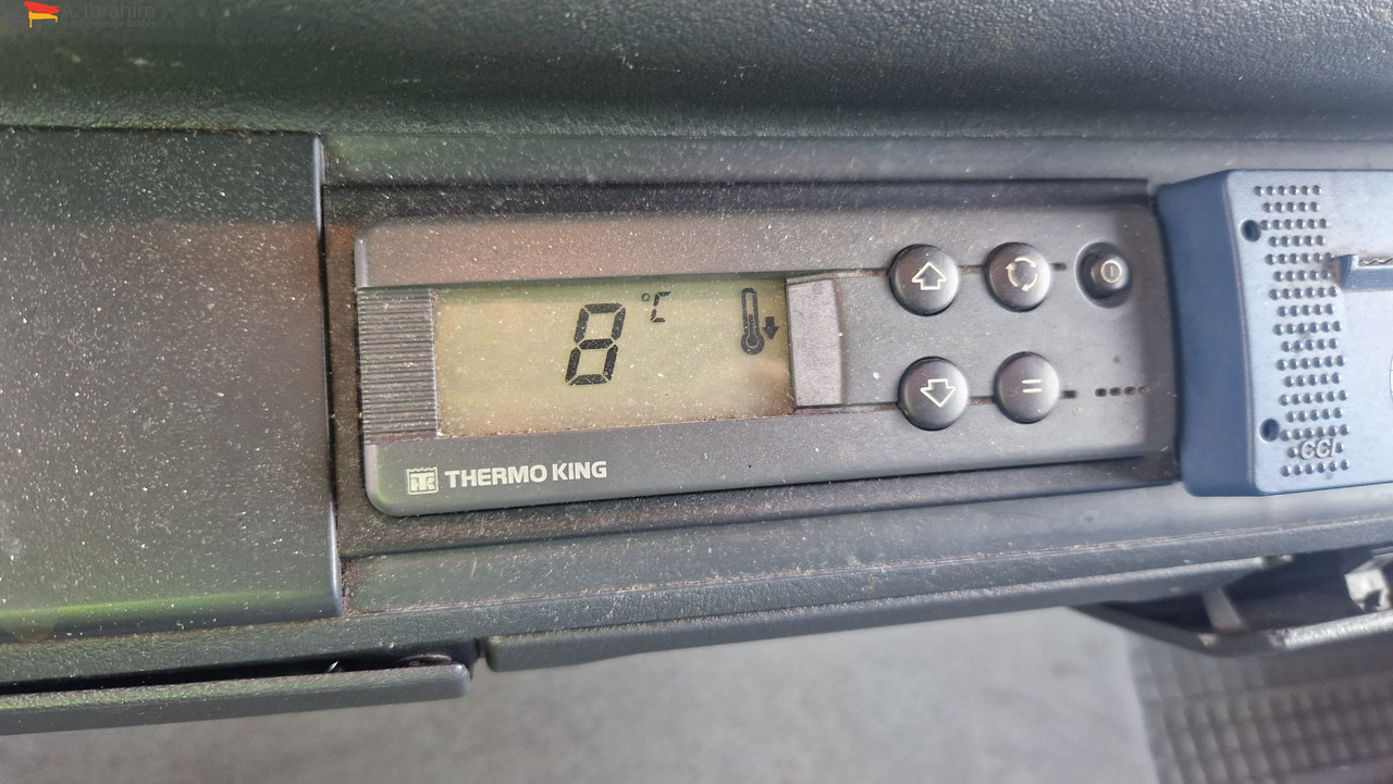 MAN 8.180 Thermokingkühlung - 30 ° sauber, 3. Gang kratzt, voll fahrbereit - Kamion frigorifer: foto 4 MAN 8.180 Thermokingkühlung - 30 ° sauber, 3. Gang kratzt, voll fahrbereit - Kamion frigorifer: foto 4